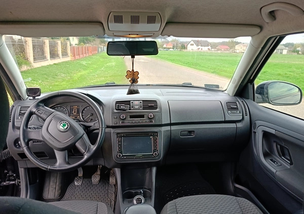Skoda Fabia cena 13700 przebieg: 333353, rok produkcji 2010 z Nowa Sarzyna małe 106